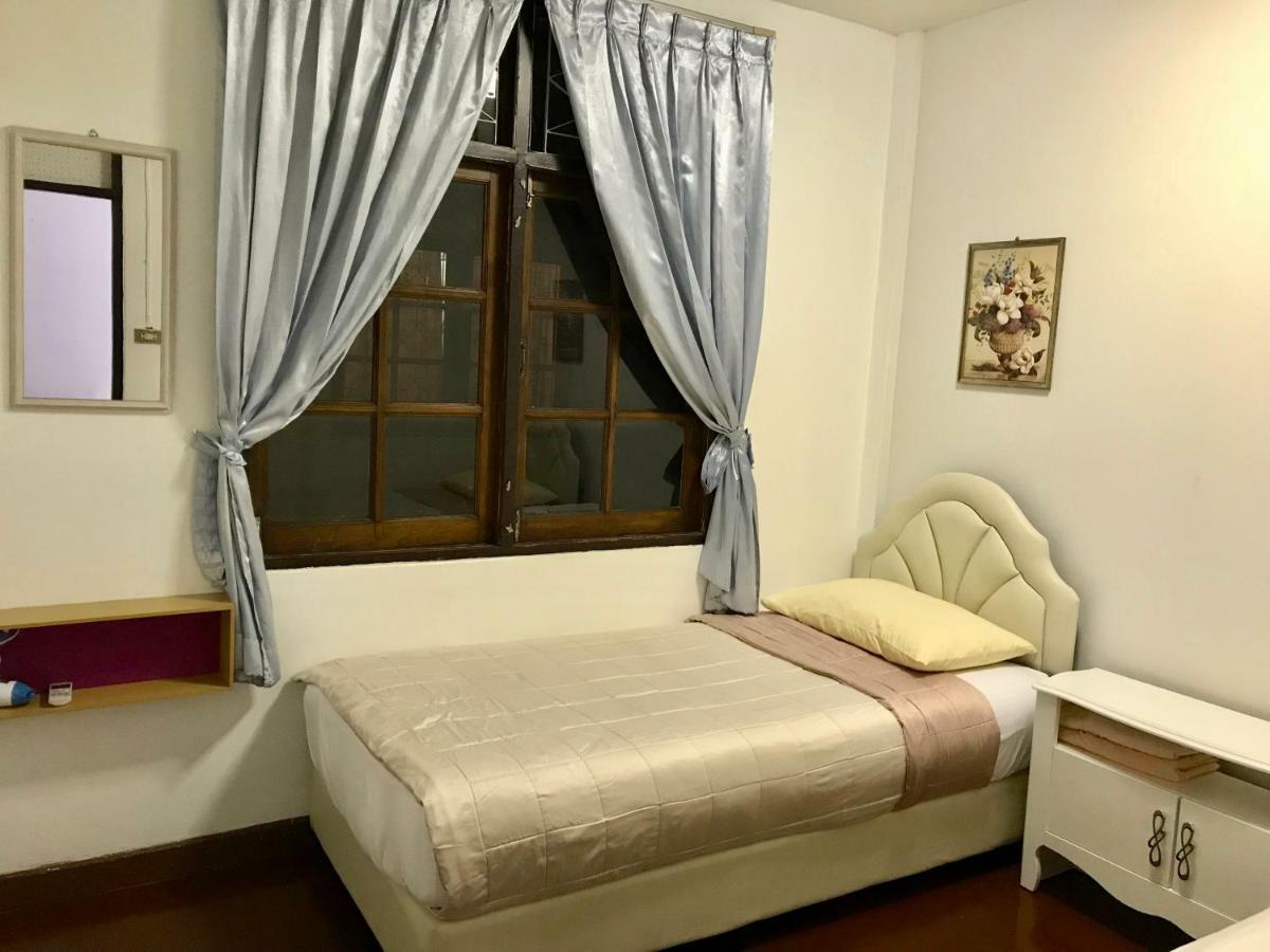 Hotel Sira'S House Bangkok Esterno foto
